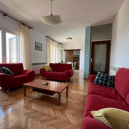 Apartment Lily Podstrana Bagian luar foto