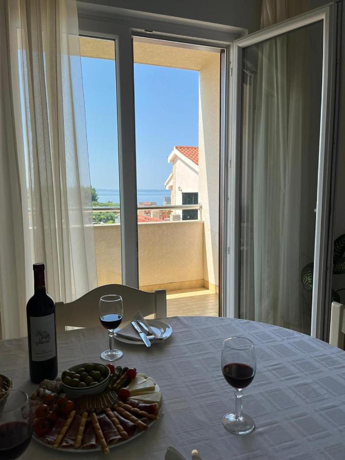 Apartment Lily Podstrana Bagian luar foto