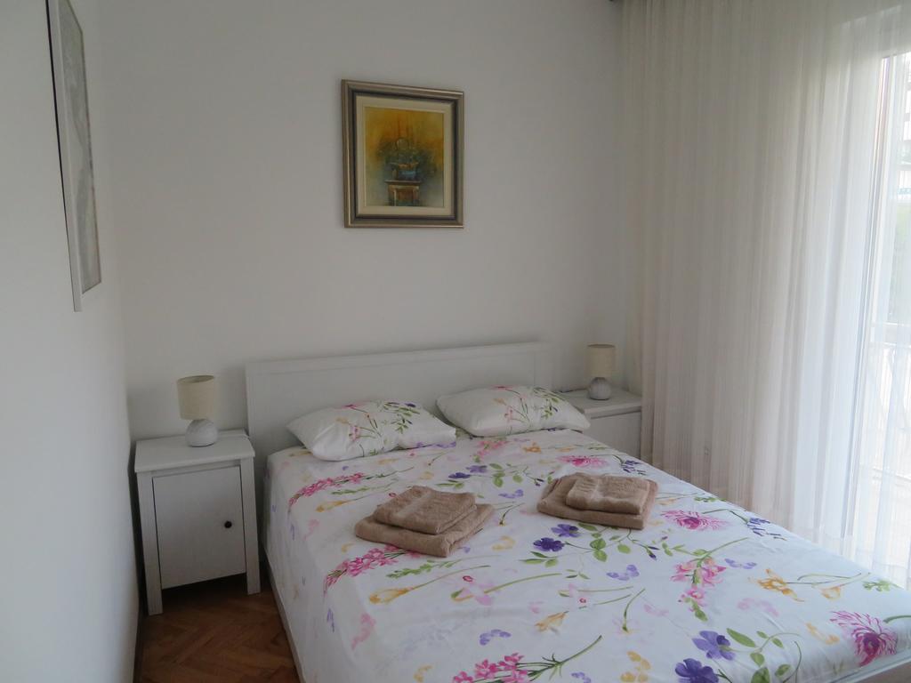 Apartment Lily Podstrana Bagian luar foto