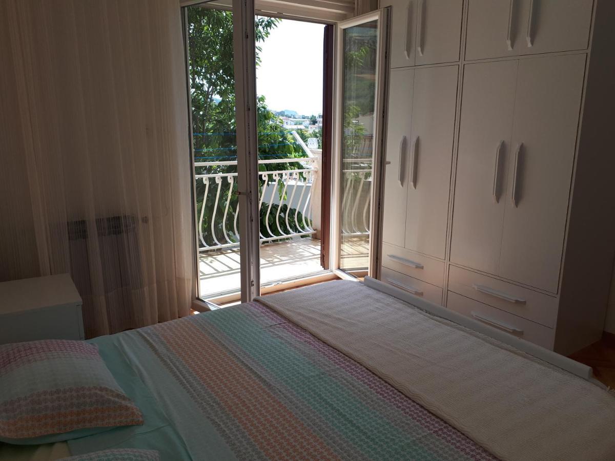 Apartment Lily Podstrana Bagian luar foto
